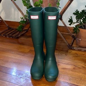 Tall Green Hunter Boots! Like New!! 💚
